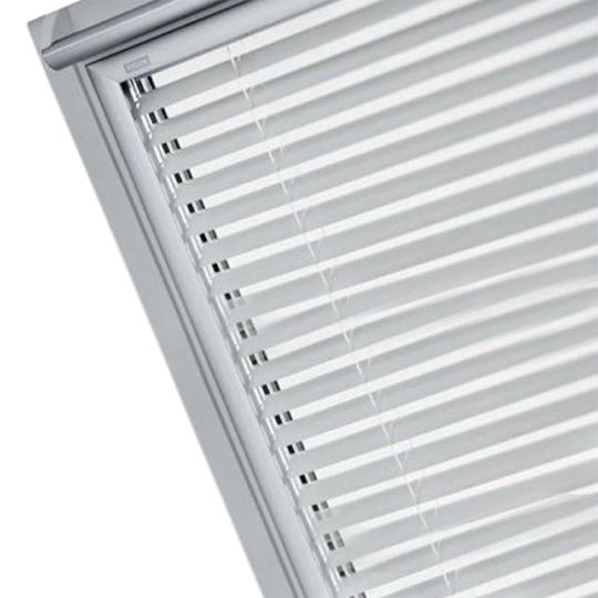 Velux Manual Venetian Blind for Deck-Mounted Skylight — TRIVADE15DVG