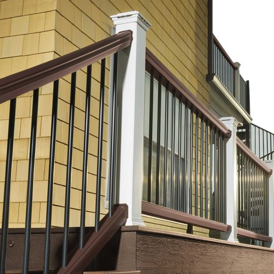 Trex 6' x 42" Transcend Horizontal Rail & Baluster Kit with Round Aluminum Balusters — TRXTHRKRB67542WH